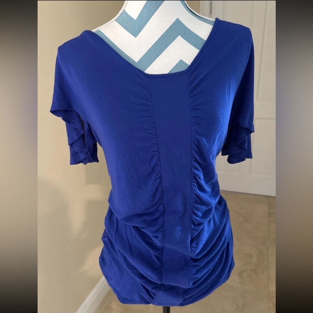 Velvet Brand Shirt Small
Made Little Long